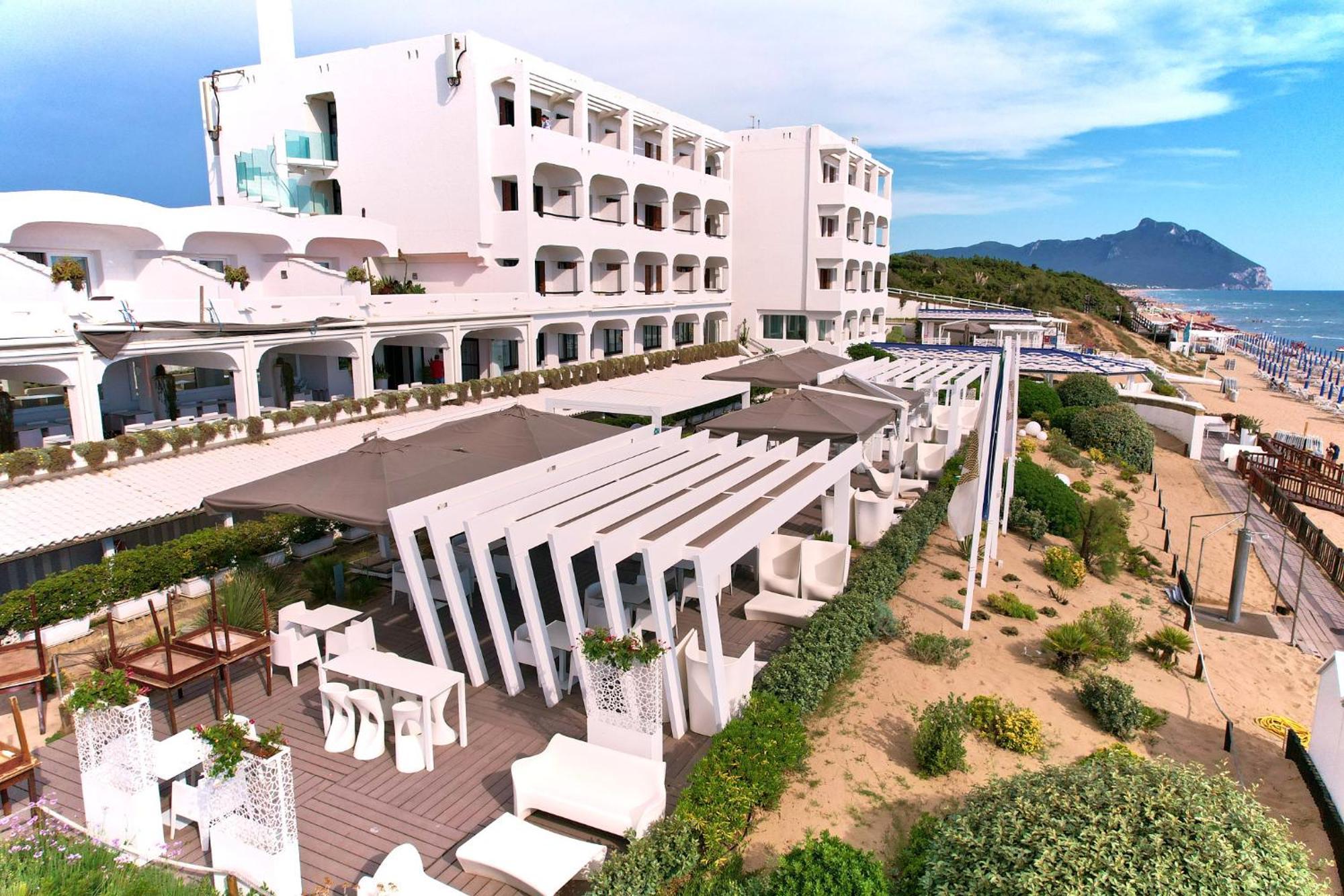 Hotel Oasi Di Kufra Sabaudia Eksteriør bilde